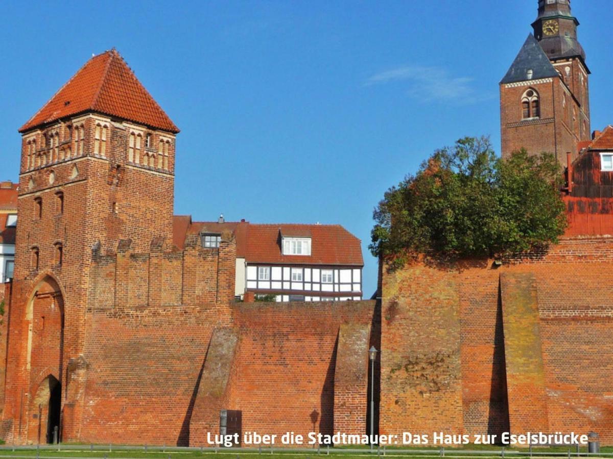 Haus Zur Eselsbruecke Lägenhet Tangermünde Exteriör bild